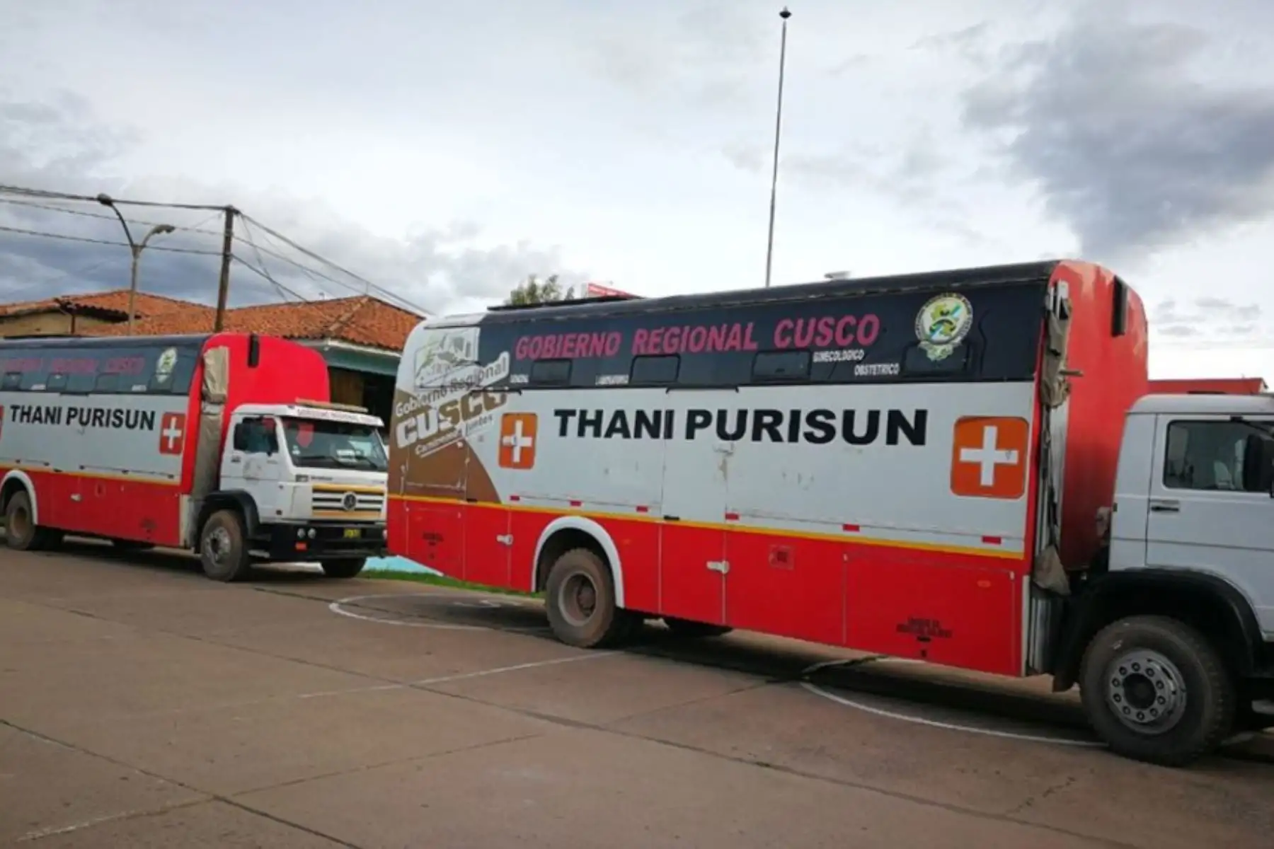 El Gobierno Regional del Cusco entregó bienes de ayuda humanitaria a las familias damnificadas tras la caída de un huaico en el distrito de Ocobamba, provincia de La Convención, informó el Instituto Nacional de Defensa Civil al Centro de Operaciones de Emergencia Nacional (COEN)