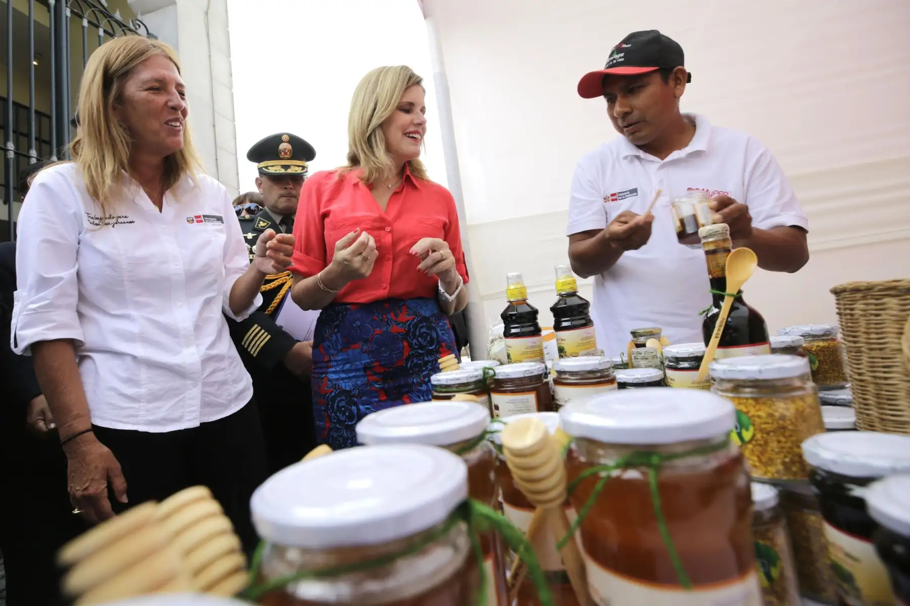 La jefa del Gabinete, Mercedes Aráoz, inaugura la feria Cierre de Campaña Escolar Produce 2018. Foto: ANDINA/PCM.