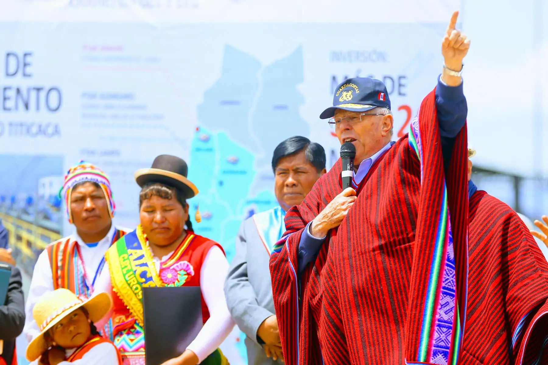 Presidente Kuczynski declara la viabilidad de la construcción de diez plantas de tratamiento de aguas residuales que descontaminarán el lago Titicaca y mejorarán la calidad de vida en la región Puno. Foto: ANDINA/Luis Iparraguirre.