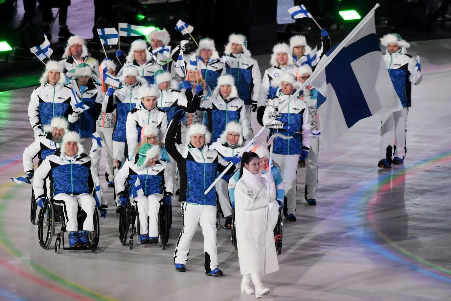 La delegación de Finlandia desfila durante la ceremonia de inauguración de los Juegos Paralímpicos de Invierno Pyeongchang 2018 en el Estadio Pyeongchang. Foto: AFP
