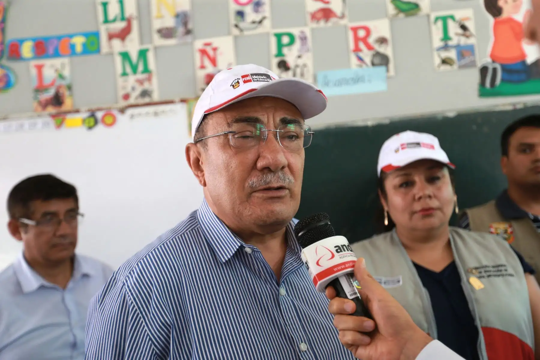 Ministro de Educación , Idel Vexler inspeccionó  instalaciones de la  I.E 2031 "José  Valverde Caro" Ugel 04 Comas .Foto: ANDINA/Norman Córdova