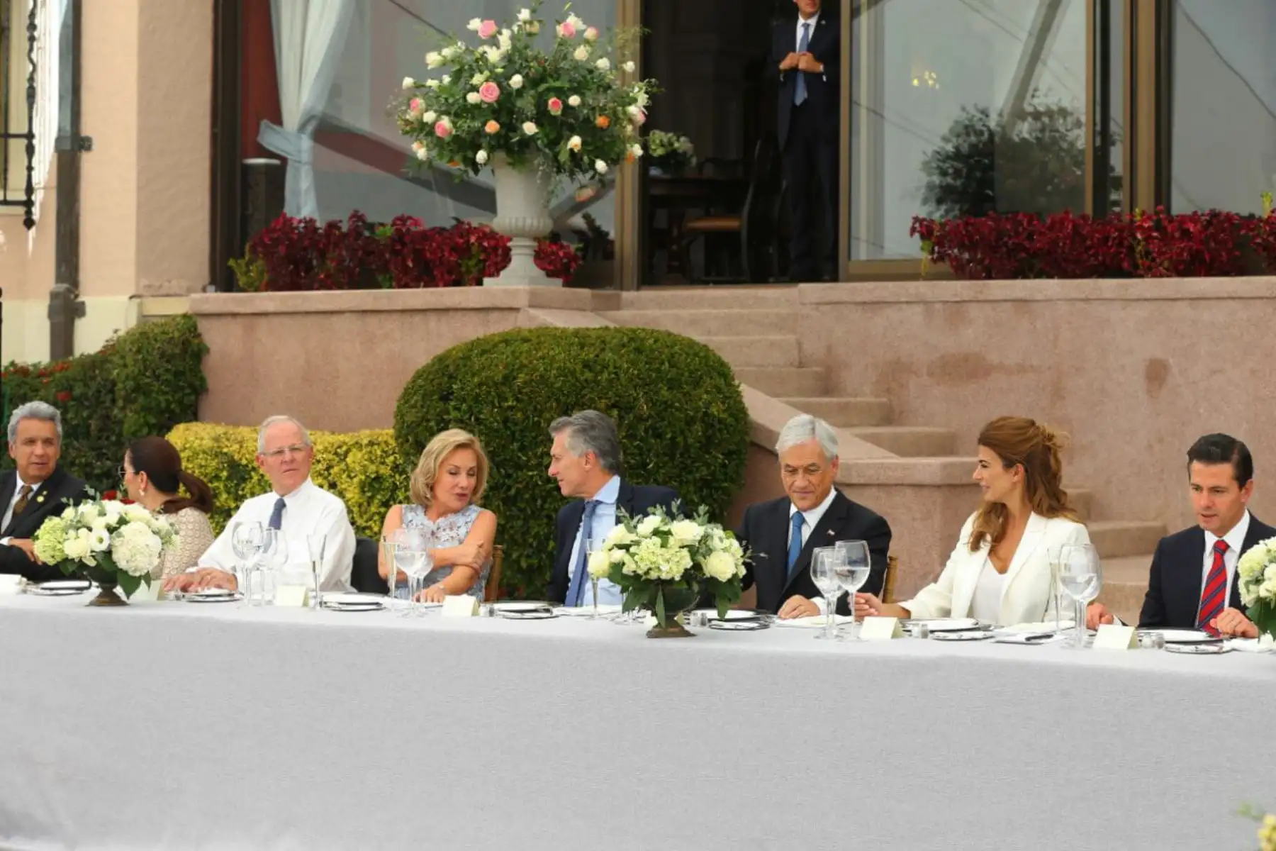 Presidente Pedro Pablo Kuczynski participa en almuerzo a jefes de Estado, ofrecido por el mandatario Sebastián Piñera, en Cerro Castillo, Villa del Mar.Foto:ANDINA/Prensa Presidencia