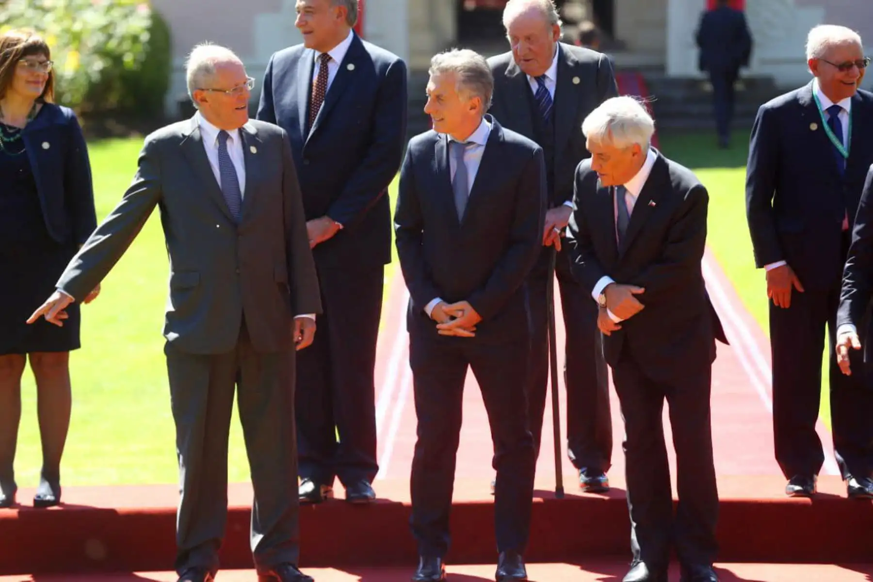 Presidente Pedro Pablo Kuczynski participa en la fotografía oficial tras el almuerzo a jefes de Estado, ofrecido por el mandatario Sebastián Piñera, en Cerro Castillo, Viña Del Mar.Foto:ANDINA/Prensa Presidencia