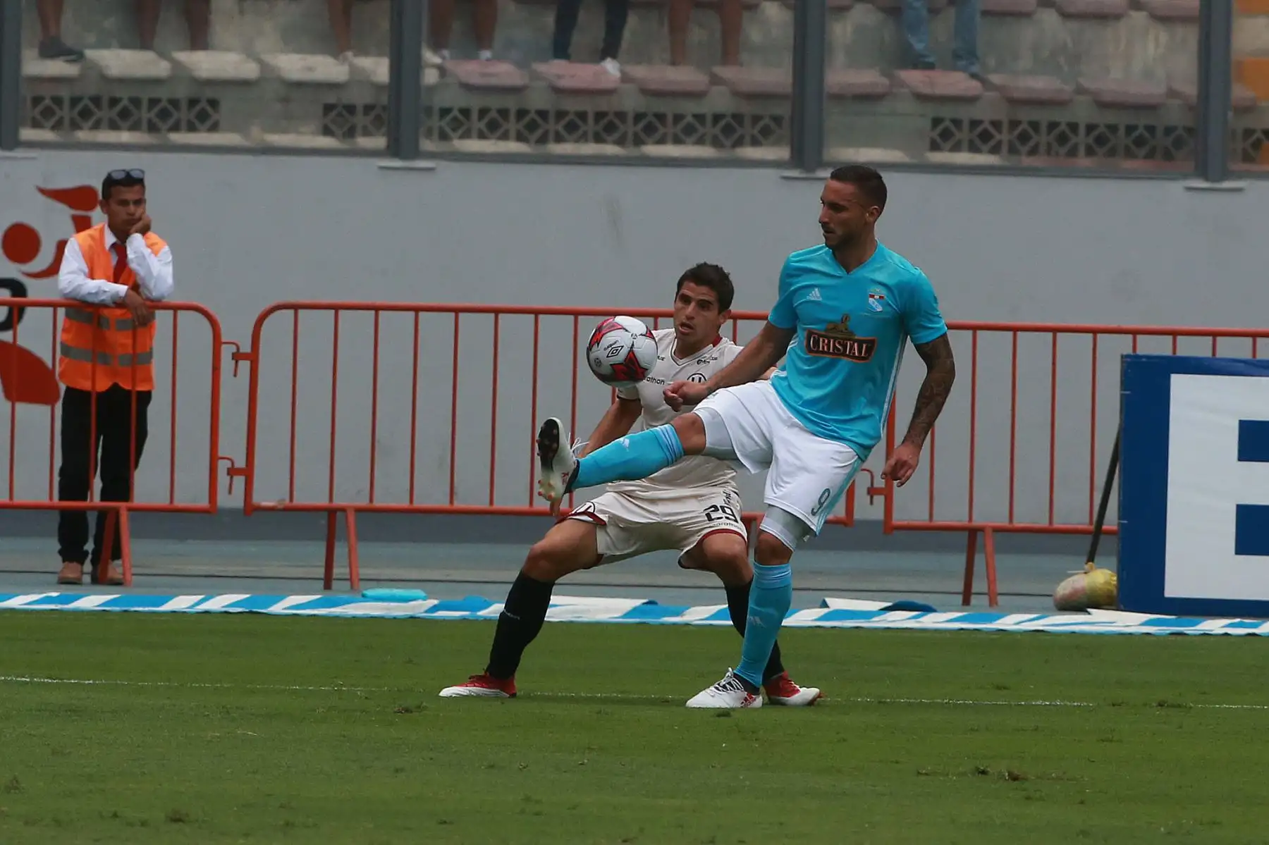 Sporting Cristal empata 1 a 1 contra Universitario de Deportes, en el Estadio Nacional. Foto: ANDINA/ Jhony Laurente