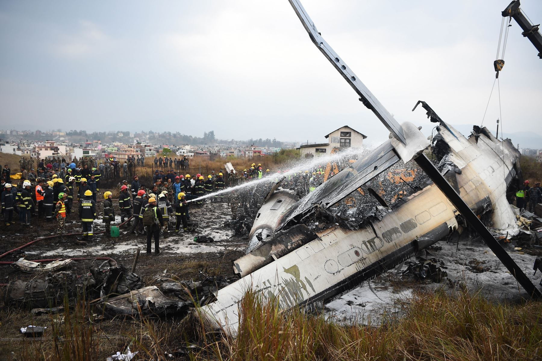 40 muertos y 23 heridos en avión que se estrelló en Nepal. Foto: AFP