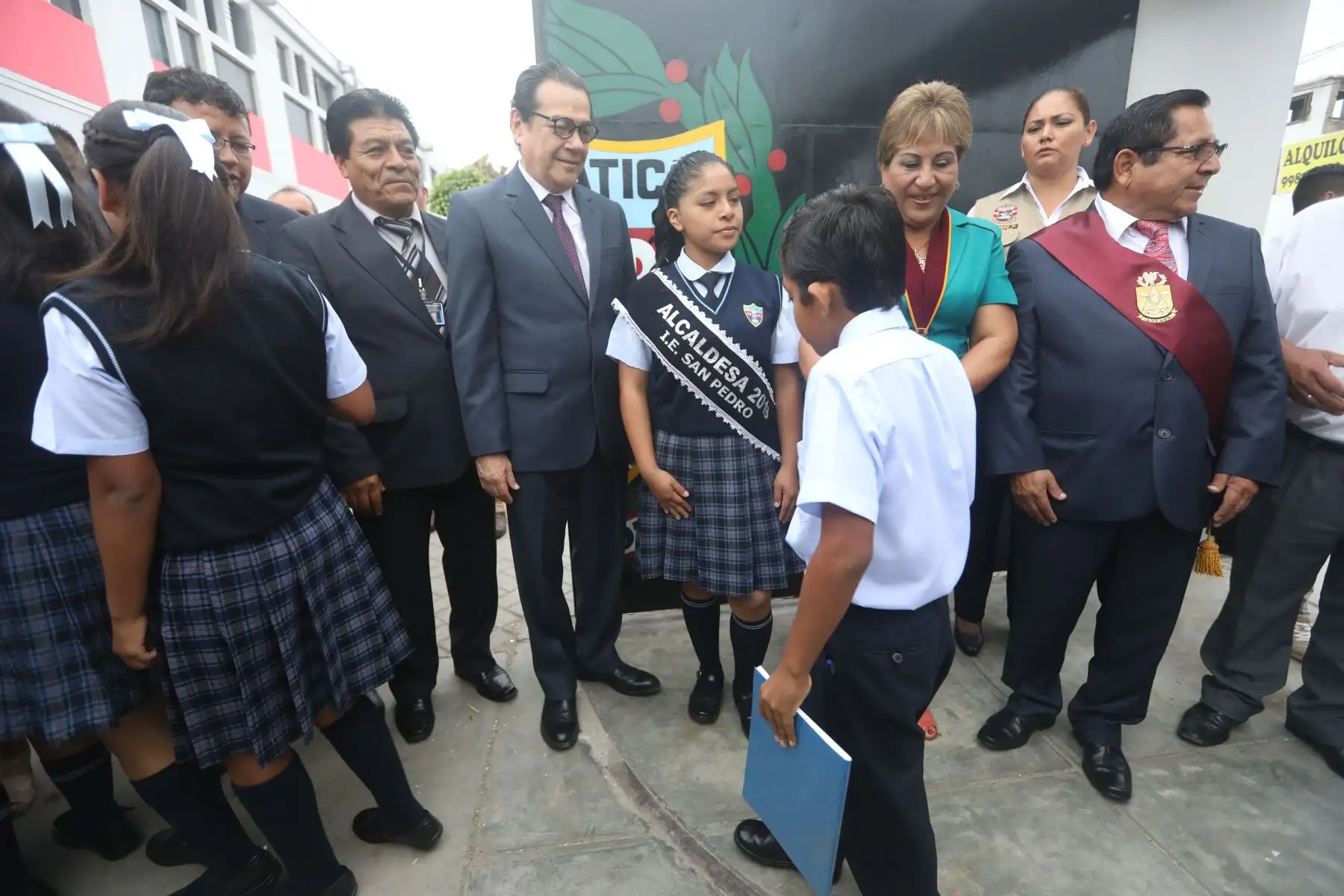 Ministro de justicia y derechos humanos Enrique Mendoza inaugura el buen año escolar 2018 en Chimbote. Foto: ANDINA/ MINJUS
