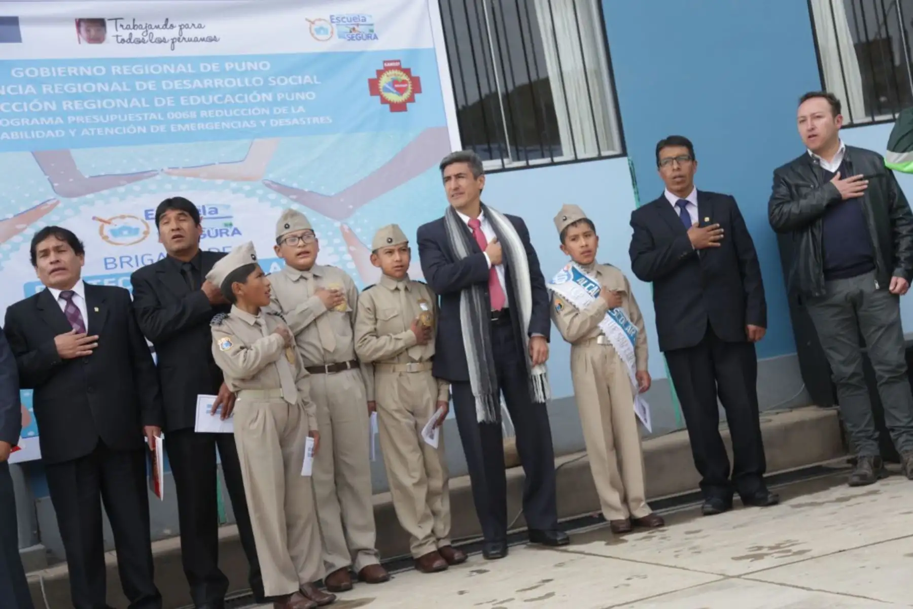 El ministro de Cultura, Alejandro Neyra, da inicio al Año Escolar en la Gran Unidad Escolar San Carlos, en la región Puno. Foto: ANDINA/ Ministerio de Cultura