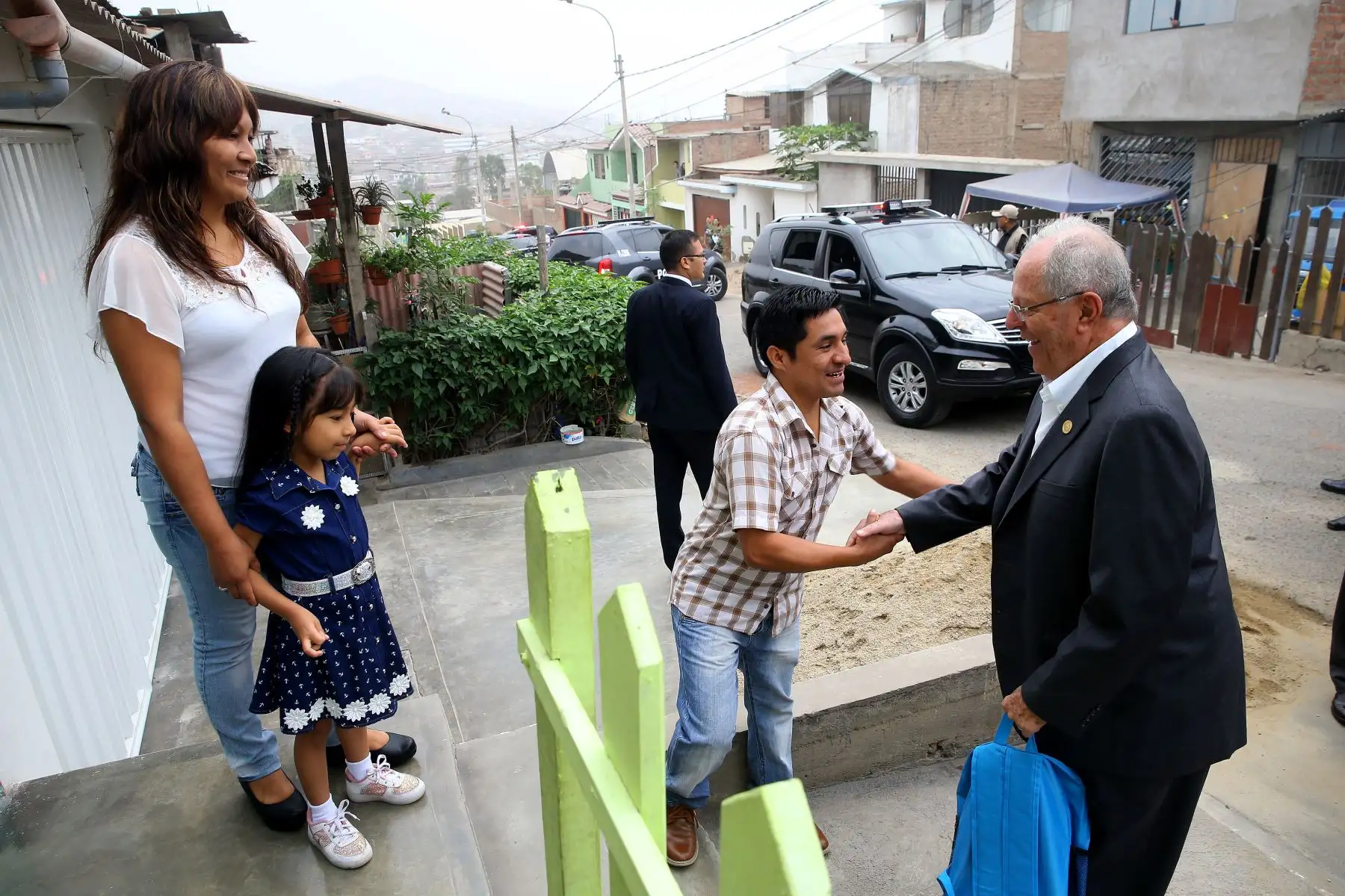 Jefe del Estado y Primera Dama participan en el inicio del año escolar 2018 en la IE Juan Guerrero Químper, Villa María del Triunfo. Foto: ANDINA/Prensa Presidencia.