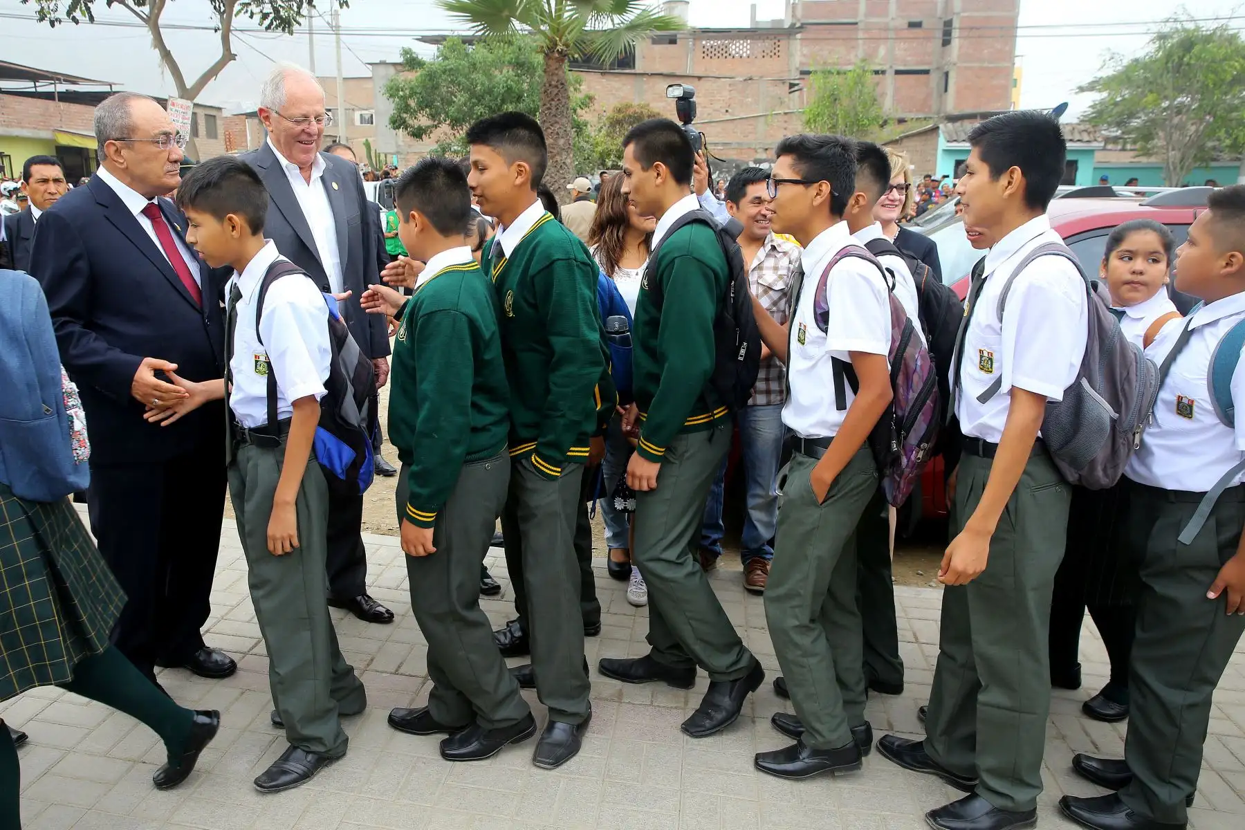 Jefe del Estado y Primera Dama participan en el inicio del año escolar 2018 en la IE Juan Guerrero Químper, Villa María del Triunfo. Foto: ANDINA/Prensa Presidencia.