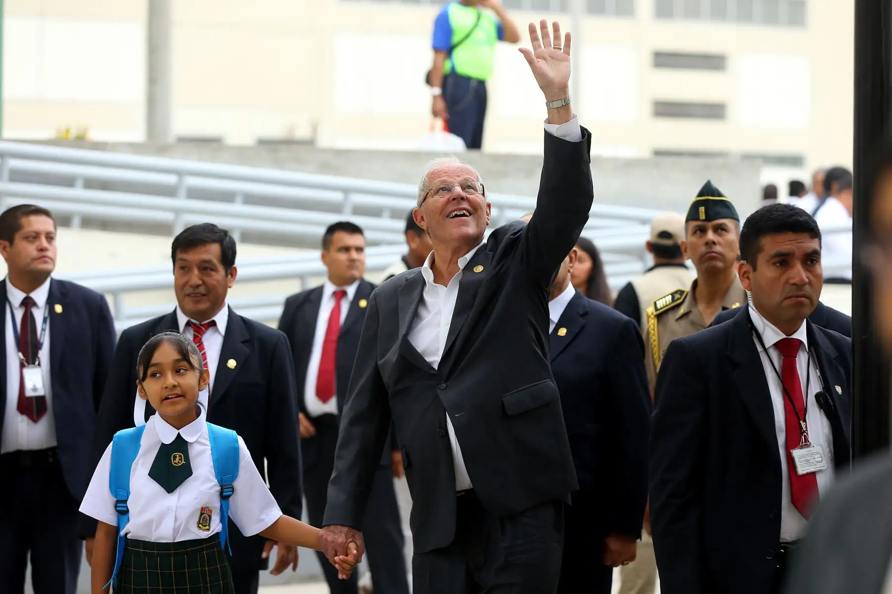 Jefe del Estado y Primera Dama participan en el inicio del año escolar 2018 en la IE Juan Guerrero Químper, Villa María del Triunfo. Foto: ANDINA/Prensa Presidencia.