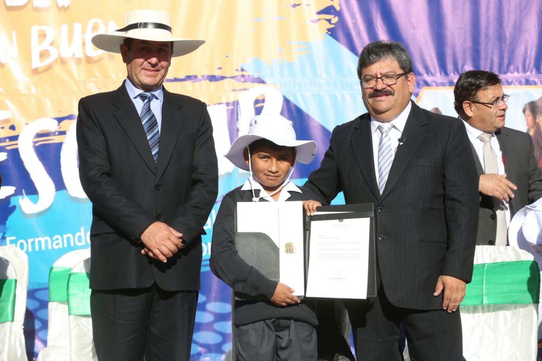 Viceministro del Minsa, Henry Rebaza, inauguró año escolar en Cajamarca. ANDINA/Difusión