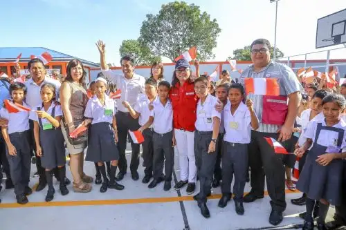MTC inaugura año escolar en regiones Ayacucho y Loreto Foto: MTC