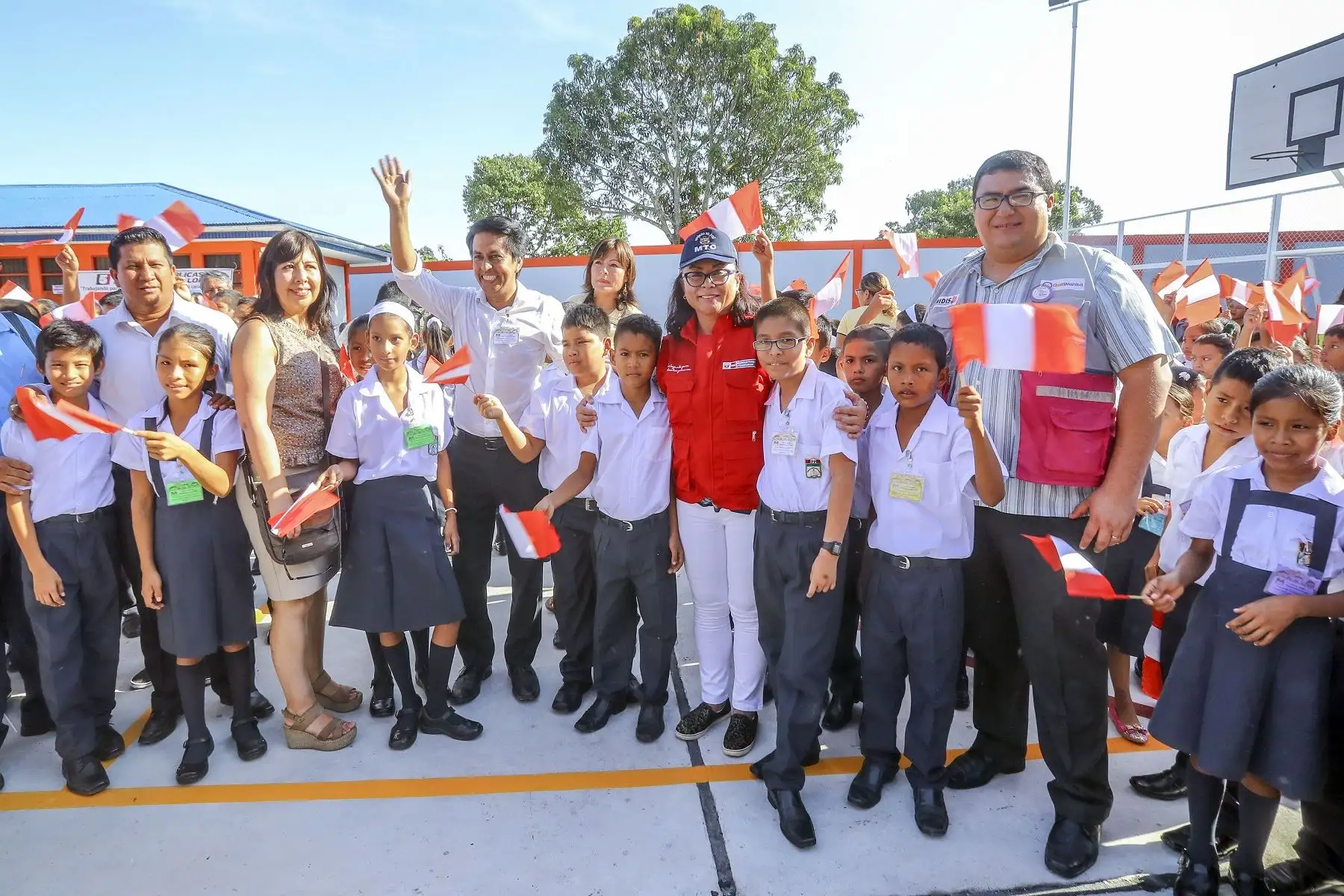 MTC inaugura año escolar en regiones Ayacucho y Loreto Foto: MTC