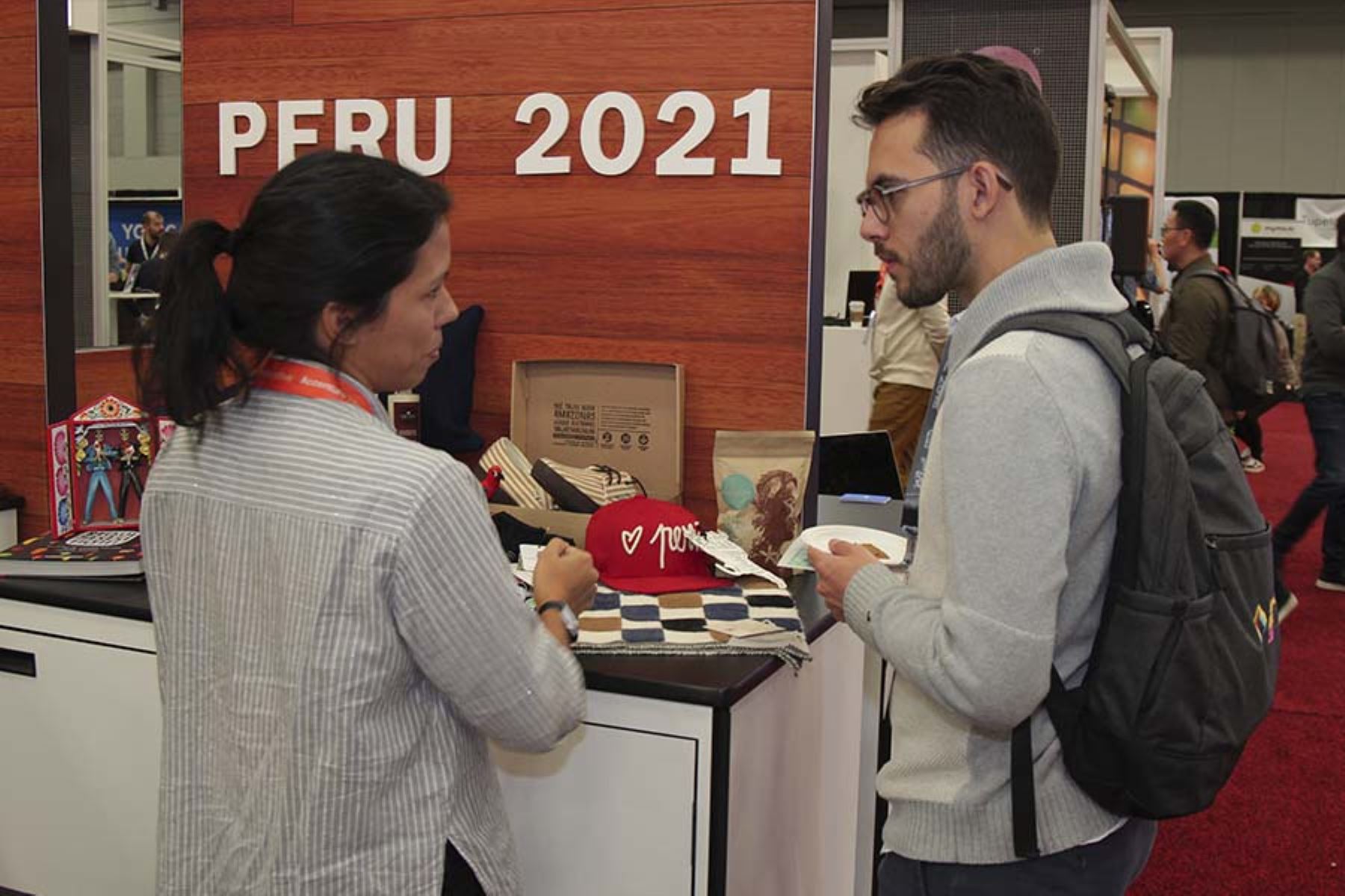 Perú 2021 ha creado el primer directorio emprendedor de innovación social para elevar las exportaciones de productos peruanos.  Foto: Promperú.