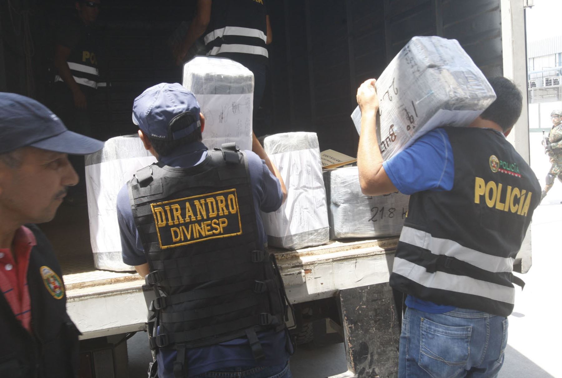 Incautan más de 150 kilos de droga en el puerto de Paita. ANDINA/Eddy Ramos