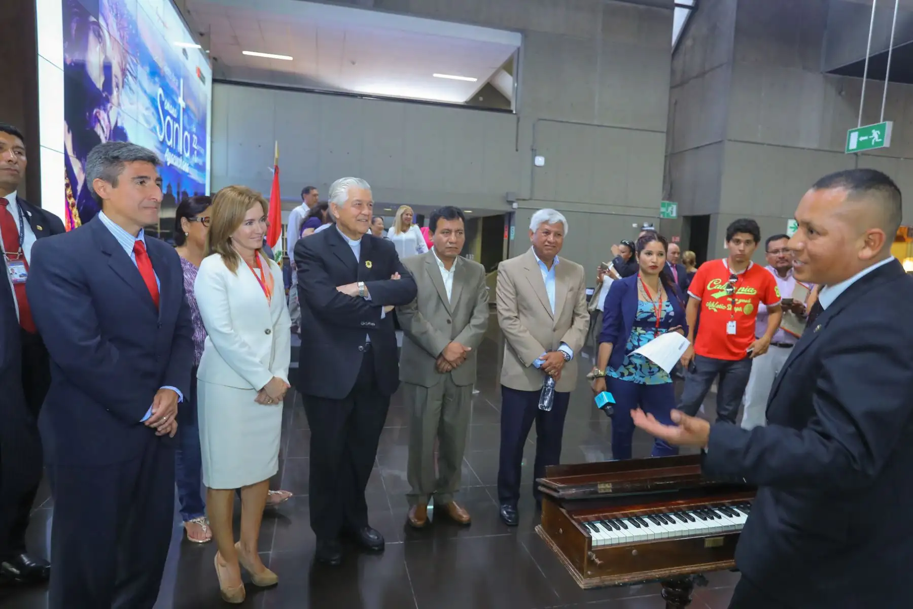 El ministro de cultura, Alejandro Neyra, 
 Marilú Martens de Pikimachay y el arzobispo de Ayacucho Salvador Piñeiro,participan del lanzamiento de la semana santa ayacuchana 2018. Foto: ANDINA/ Andres Valle