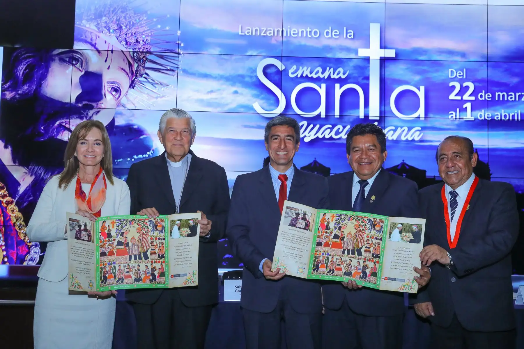 Más de 50,000 visitantes, entre nacionales y extranjeros, proyecta recibir la ciudad de Ayacucho durante los once días que durarán las celebraciones de la Semana Santa 2018, del 22 de marzo al 1 de abril, considerada la segunda más imponente del mundo, después de la de Sevilla, en España. ANDINA