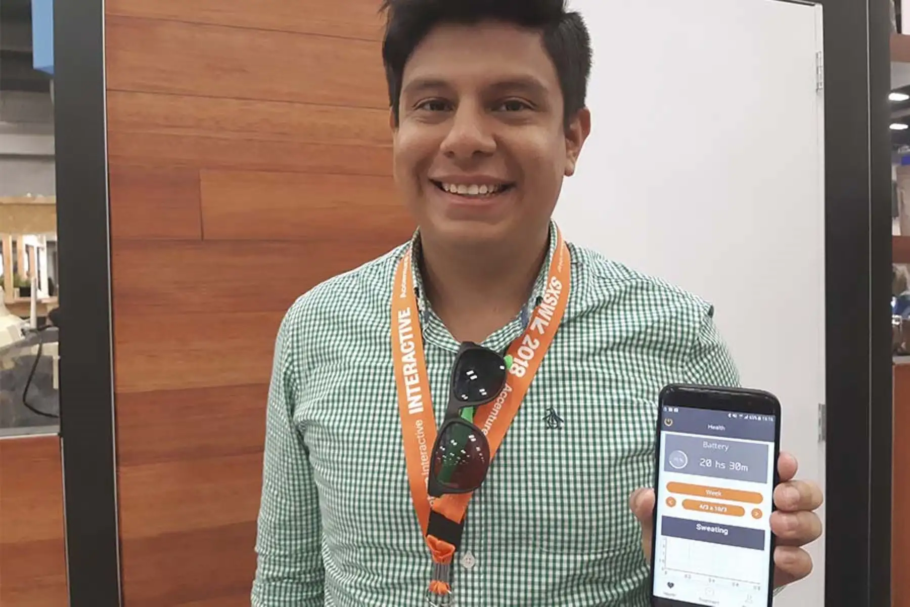 DROP tiene un prototipo para pacientes con sudoración en las manos. Foto: ANDINA