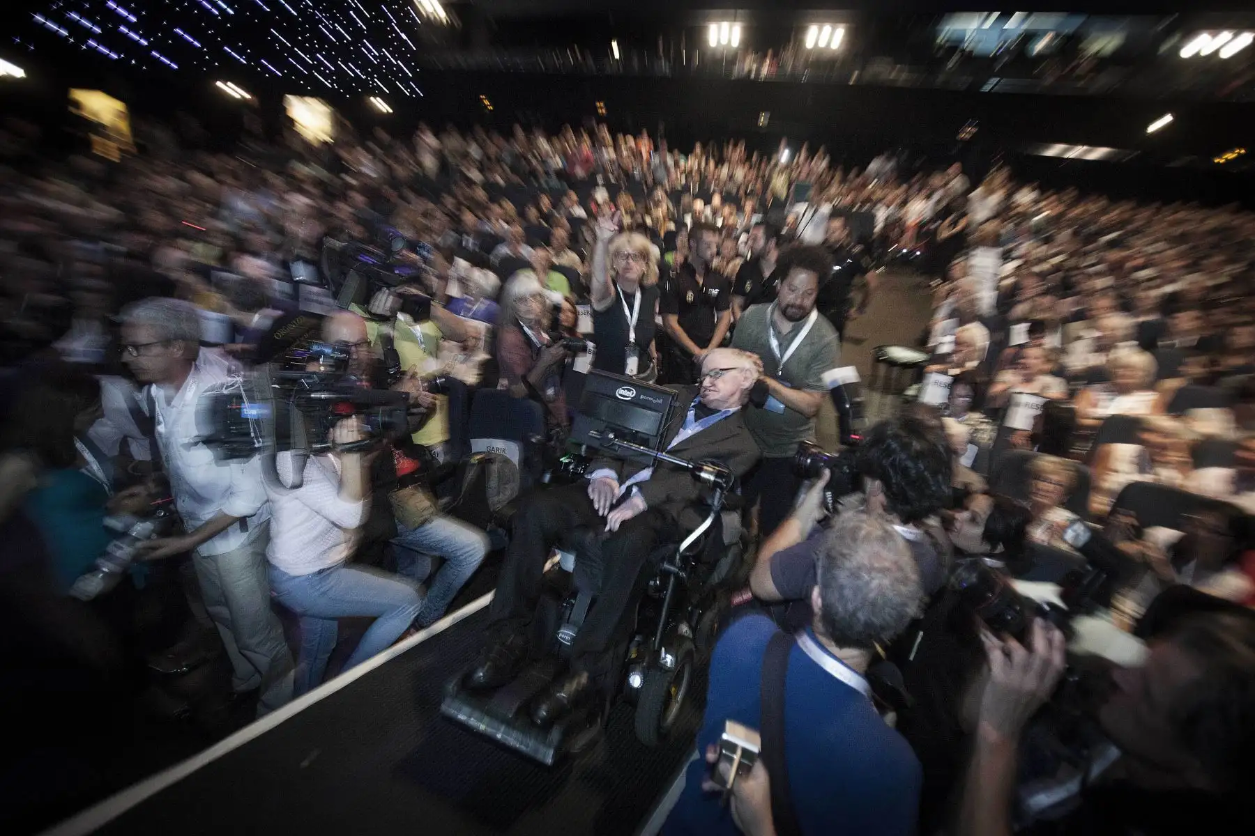 Stephen Hawking abandonó, el 1 de octubre del 2009, la titularidad de la cátedra Lucasiana de Matemáticas de la Universidad de Cambridge y pasó a ser director de investigación en el centro educativo. Foto: AFP.