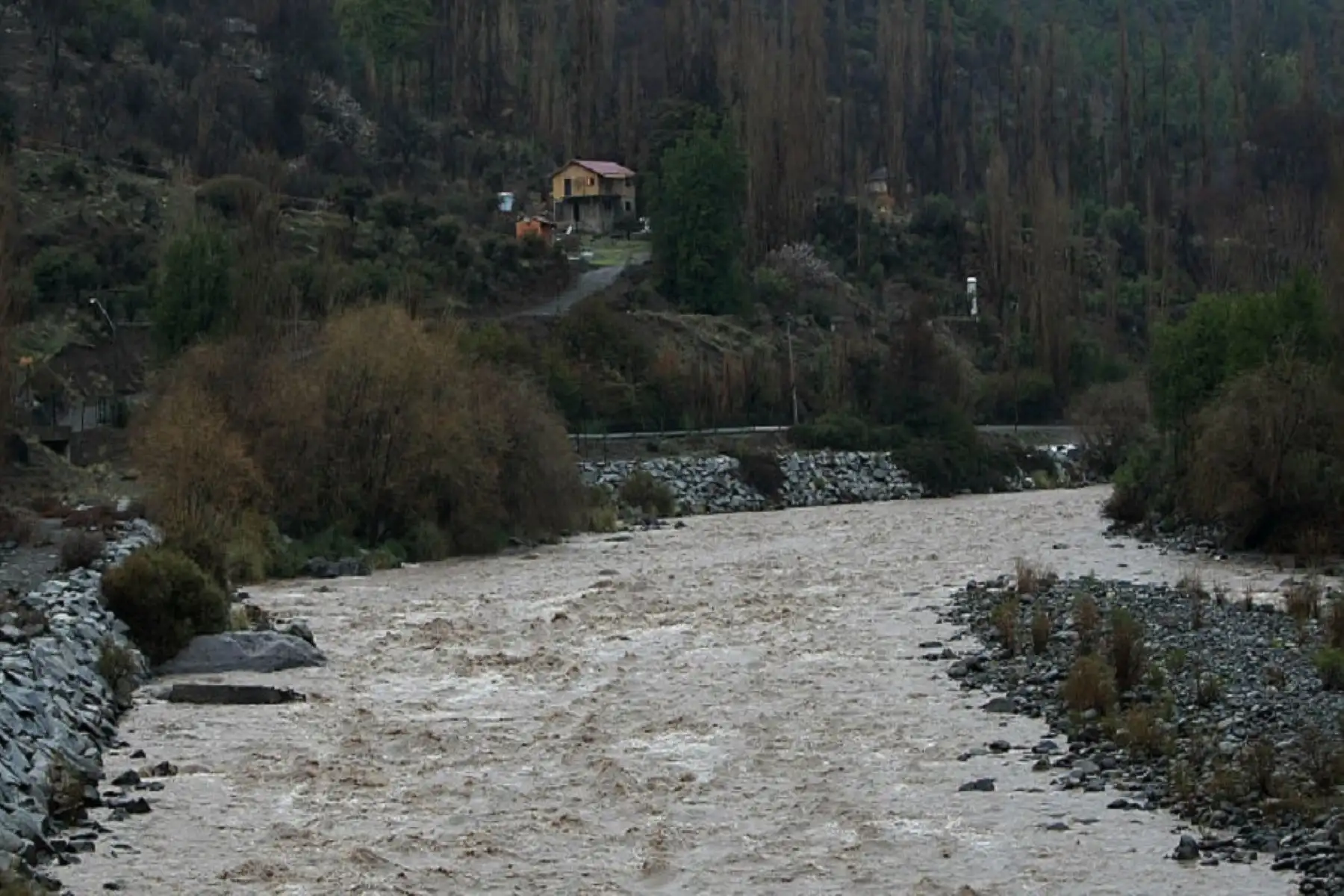Río Mapacho podría ocasionar inundaciones de áreas agrícolas y centros poblados.