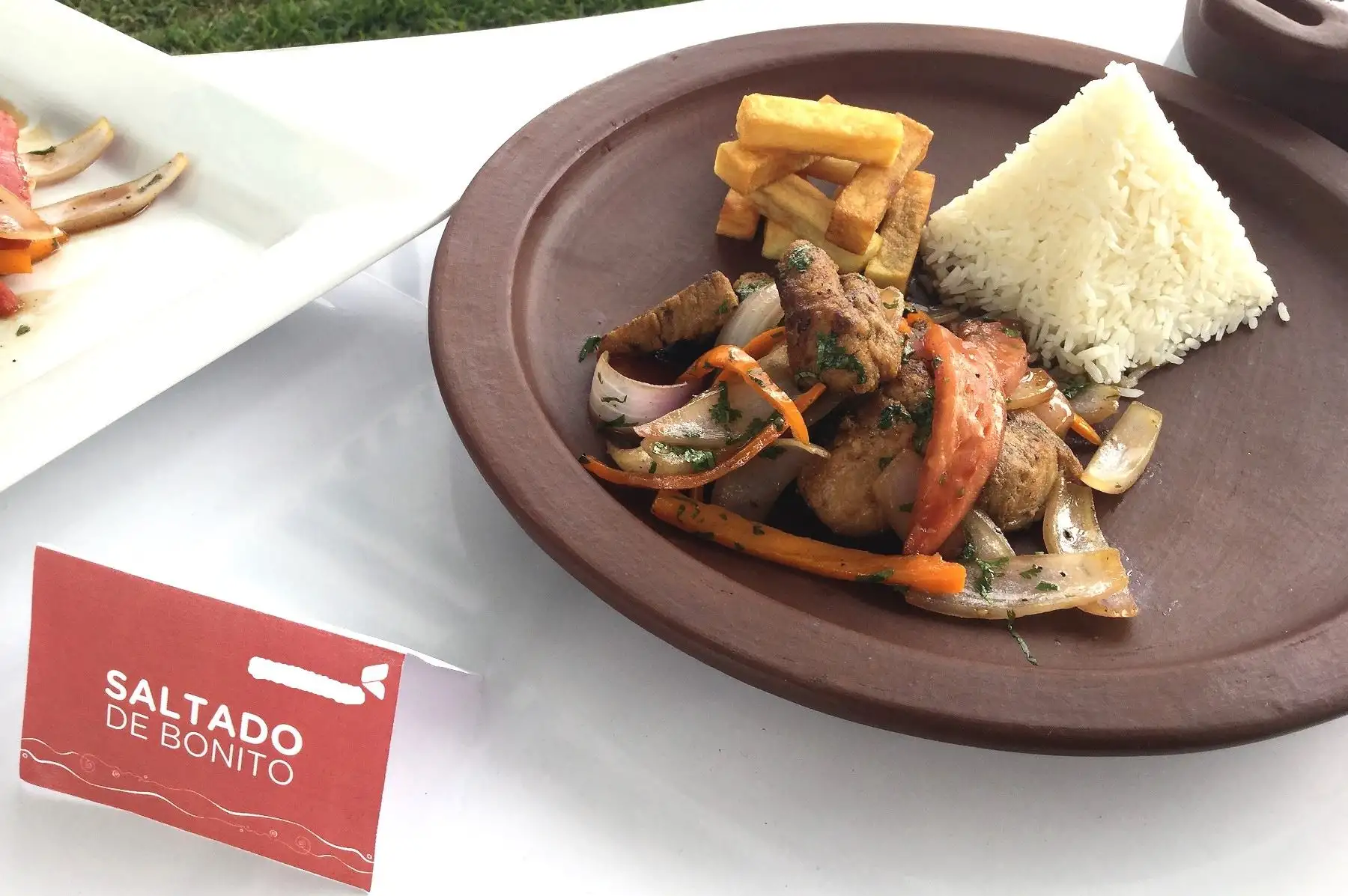 Para prevenir el glaucoma deben consumirse pescados azules, como en este saltado de bonito. Foto: ANDINA/Difusión.