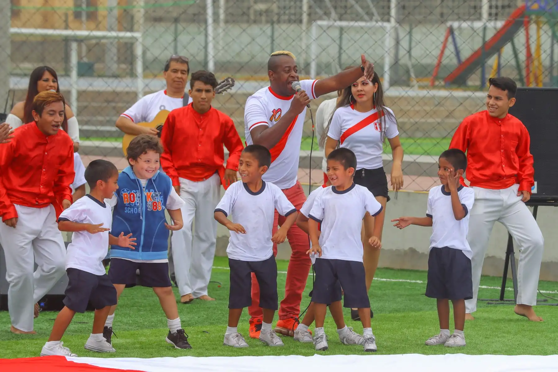 Municipalidad de Lima presenta  "la camiseta de todos" previo al mundial Rusia 2018. Foto.Andina Andrés Valle