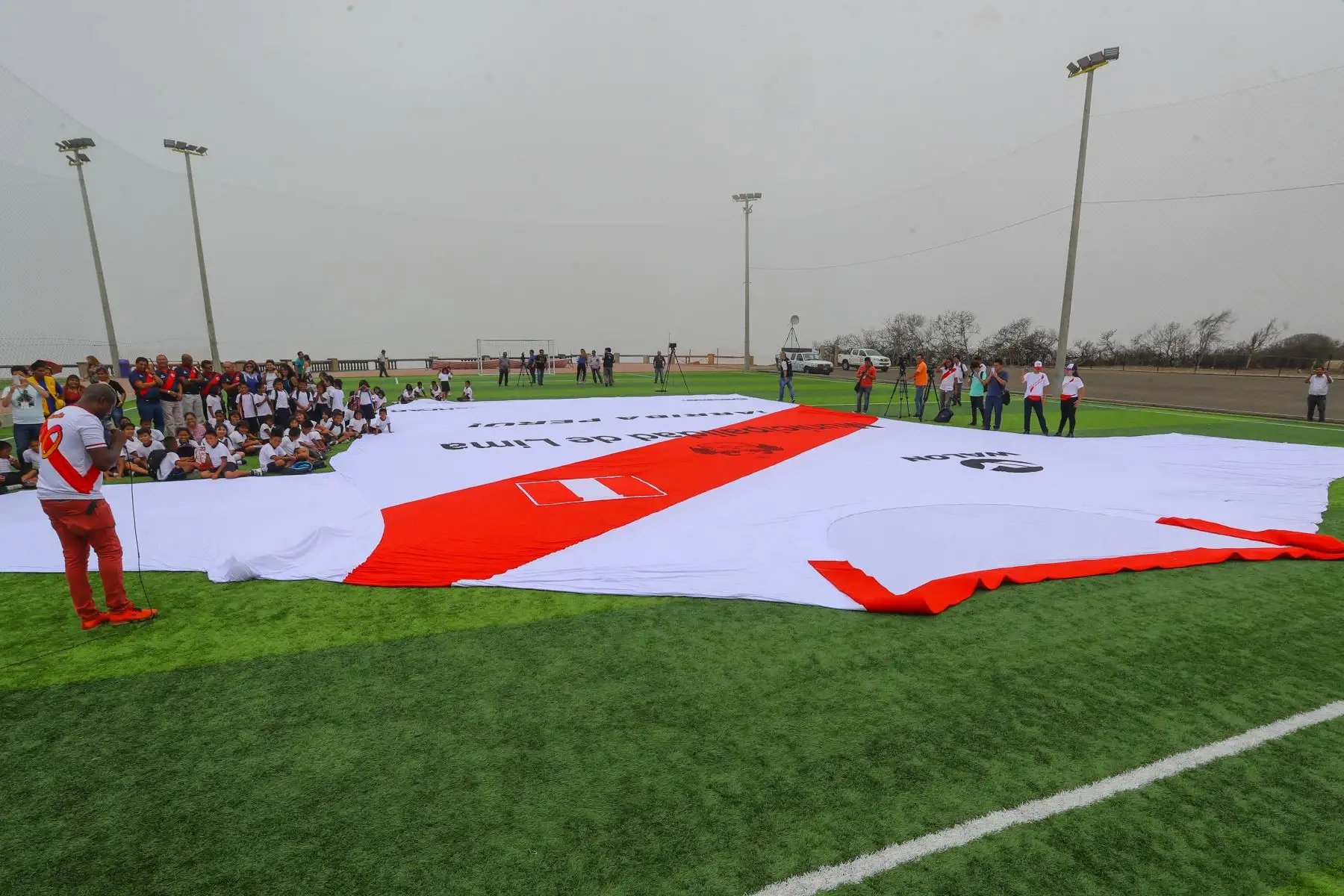 Municipalidad de Lima presenta  "la camiseta de todos" previo al mundial Rusia 2018. Foto.Andina Andrés Valle