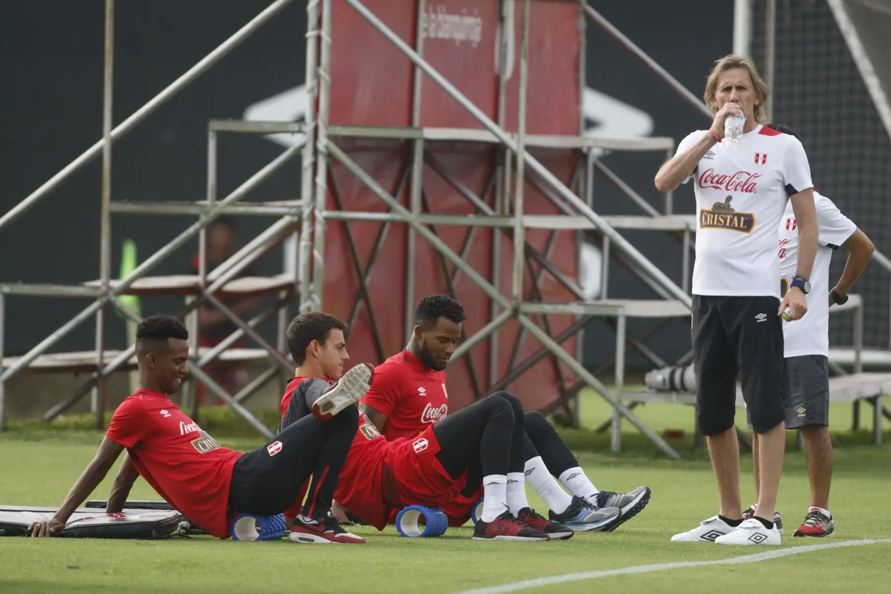 Entrenamiento de los convocados a la selección nacional de fútbol con miras a participar en el mundial de fútbol Rusia 2018. Foto: ANDINA/Eddy Ramos.