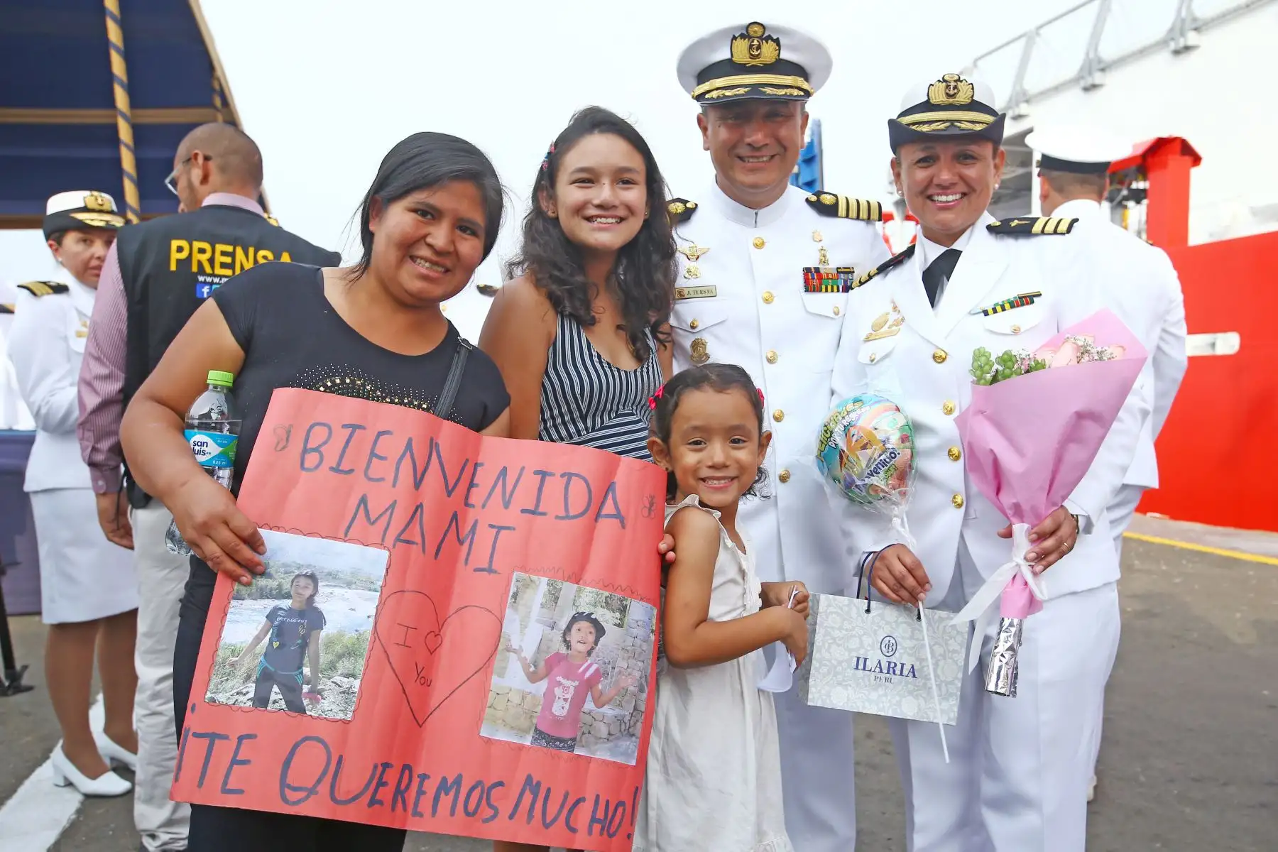 Familiares de la tripulación del Buque Oceanográfico Polar BAP Carrasco reciben con alegría a sus seres queridos, quienes retornan  con éxito de la vigésima quinta campaña científica del Perú a la Antártida. Foto: ANDINA/Melina Mejía.