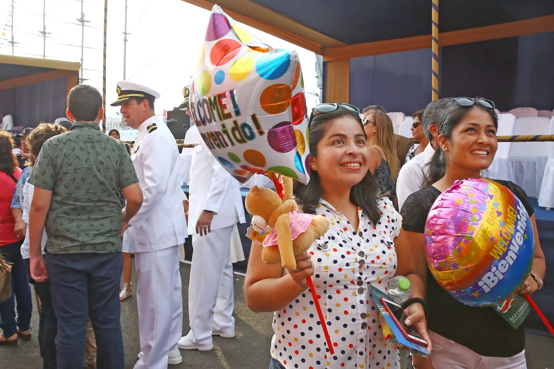 Familiares de la tripulación del Buque Oceanográfico Polar BAP Carrasco reciben con alegría a sus seres queridos, quienes retornan  con éxito de la vigésima quinta campaña científica del Perú a la Antártida. Foto: ANDINA/Melina Mejía.