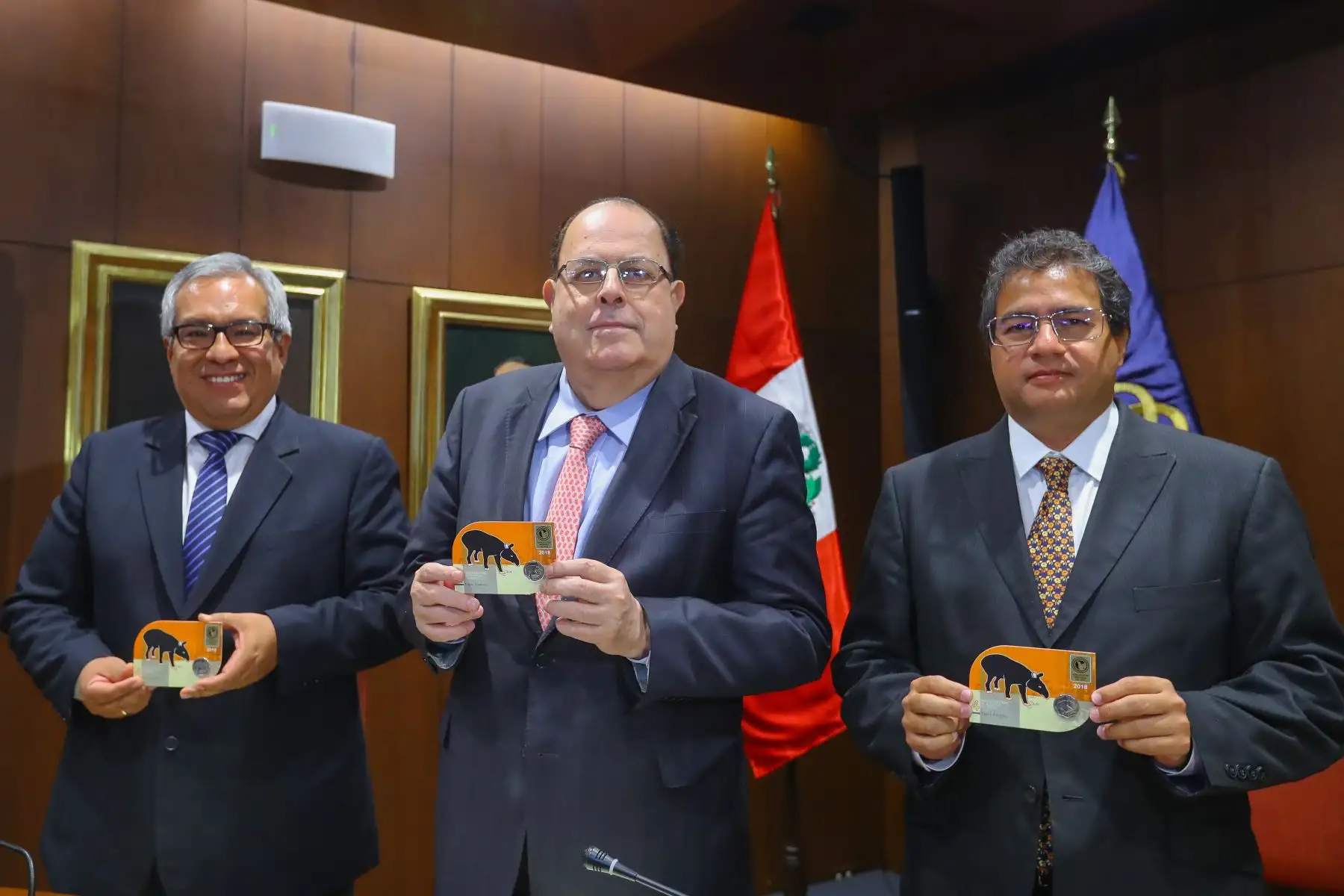 El Banco Central de Reserva del Perú pone en circulación a partir de hoy la cuarta moneda de la serie numismática "Fauna silvestre amenazada del Perú", alusiva al tapir andino. Foto: ANDINA/Andrés Valle.