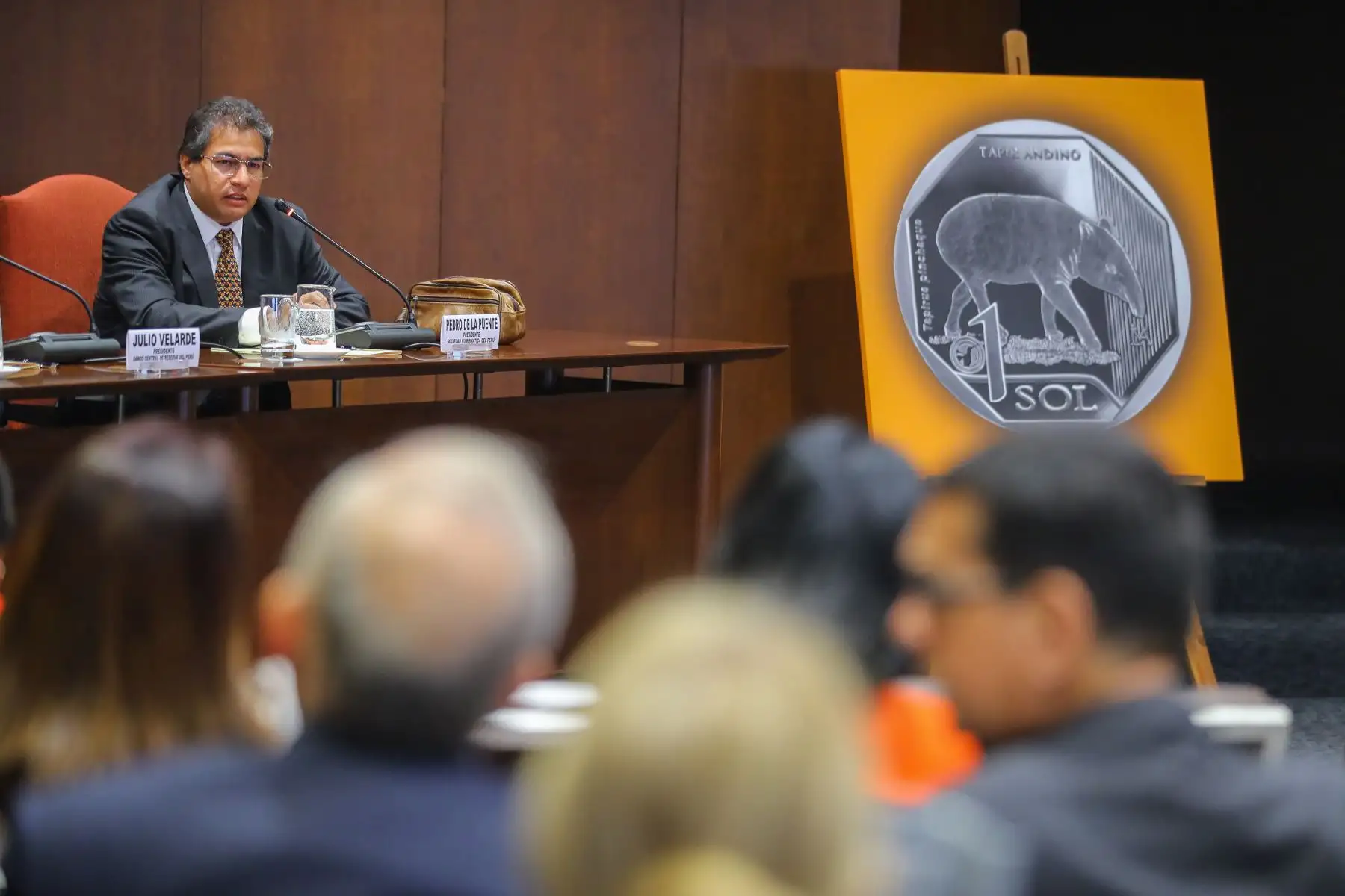 Pedro de la Puente, presidente de la Sociedad  Numismática del Perú. Foto: ANDINA/Andrés Valle.