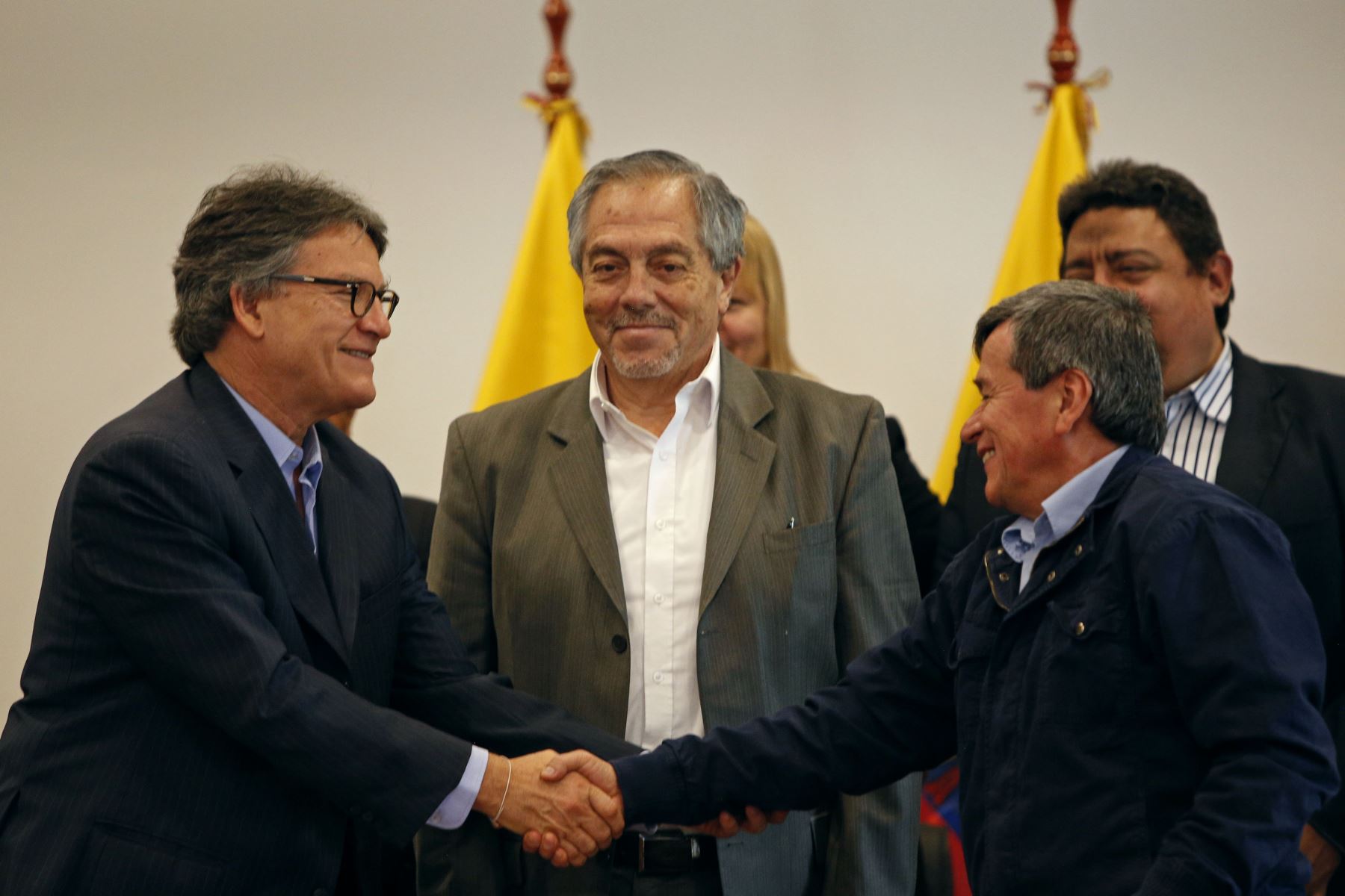 Gustavo Bell, el embajador Meriguet y Beltrán. Foto: AFP