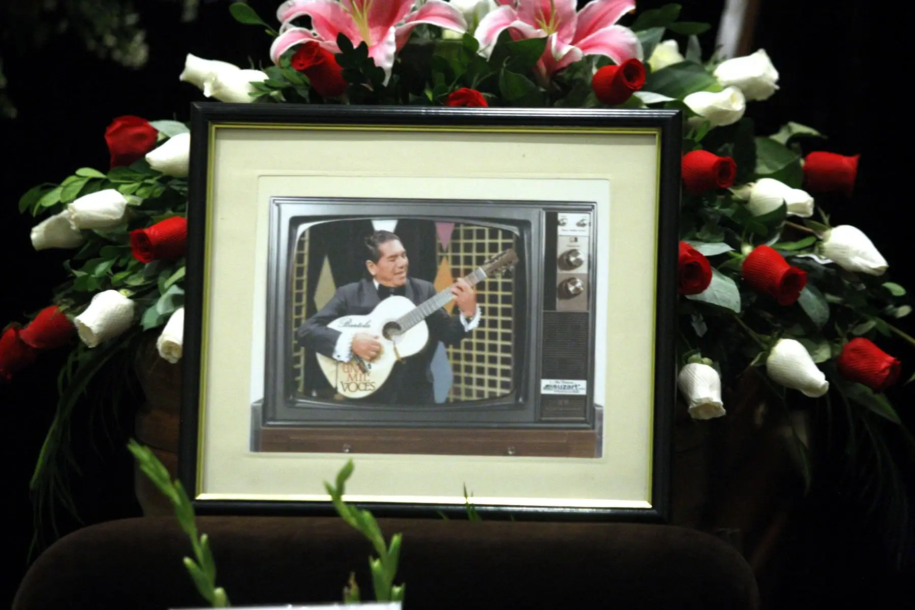 Restos del cantante criollo Jorge "El Carreta" Pérez son velados  en la Iglesia Sagrado Corazón de Jesús de  Surco. FOTO ANDINA/Eddy Ramos.