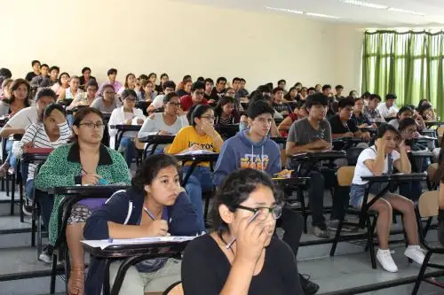 Postulantes rendirán examen el sábado o domingo, según la especialidad a la que quieren ingresar. Foto: Difusión.