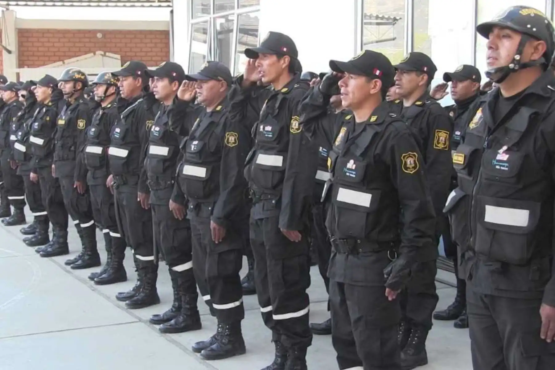 La seguridad de los habitantes y de los más de 50,000 turistas que arribarán a la ciudad de Ayacucho para participar de las actividades por Semana Santa, la segunda más importante del mundo, estará garantizada por la Policía Nacional con el apoyo del Serenazgo, brigadistas de Defensa Civil y las Juntas Vecinales.