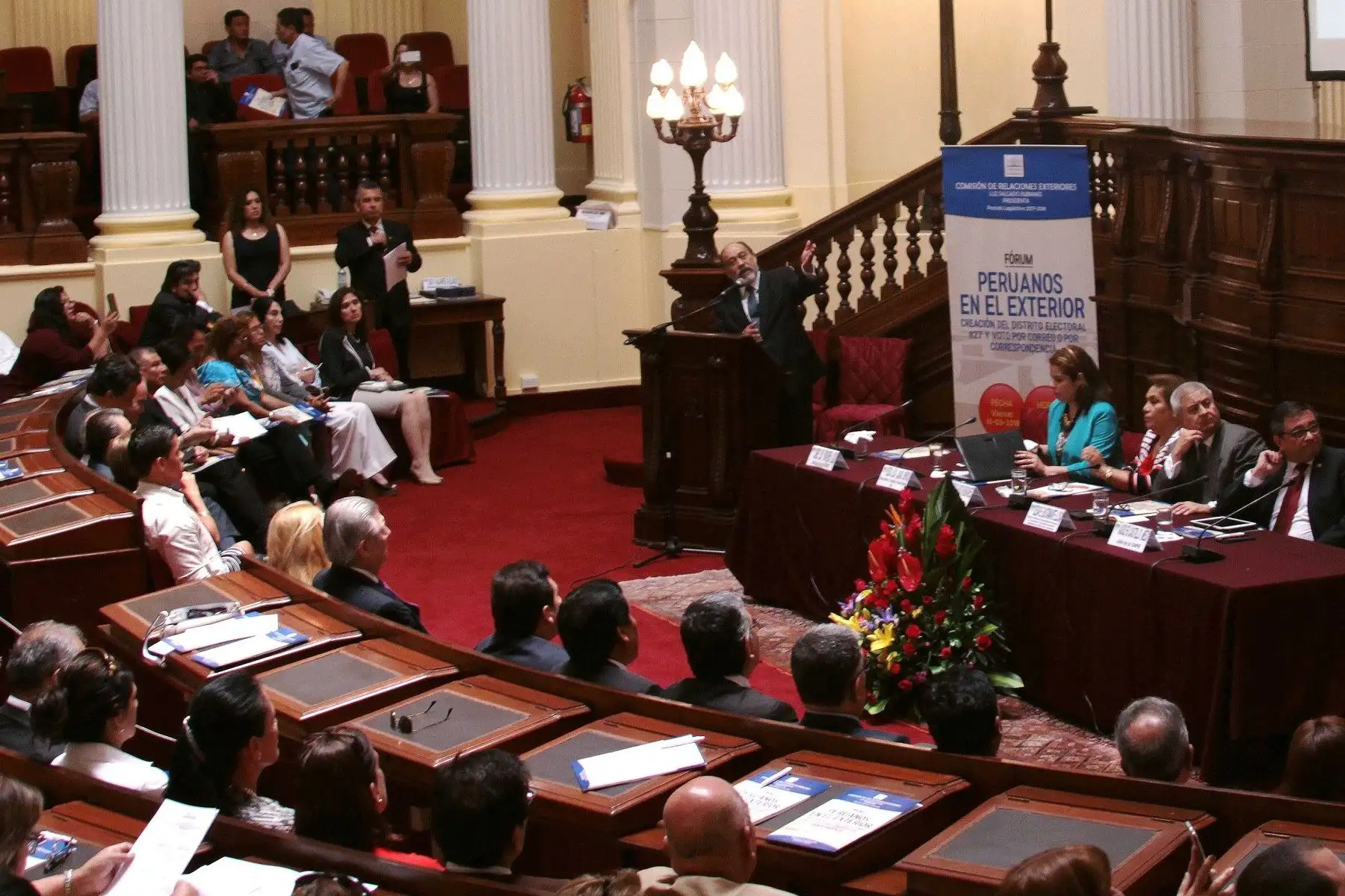 El jefe del Registro Nacional de Identificación y Estado Civil (Reniec), Jorge Yrivarren.