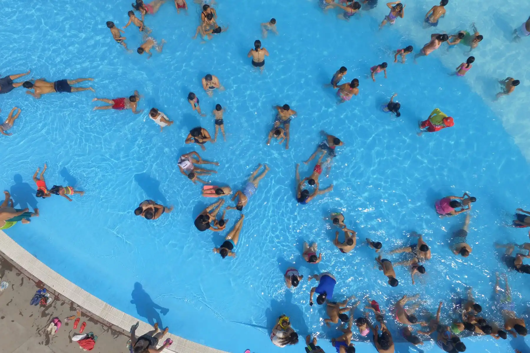 Fin de temporada de verano en las  piscinas del Club Zonal Sinchi Roca. Foto: ANDINA/Jhony Laurente