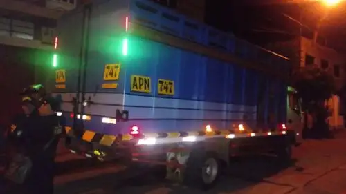 En un operativo contra la microcomercialización de drogas, el personal de la Dirección de Inteligencia del Frente Policial Vraem, en coordinación con los agentes de la División Policial Huanta, intervinieron esta madrugada un cargamento de 2,407 kilos de hoja de coca ilegal, en la carretera Huanta-Ayacucho.