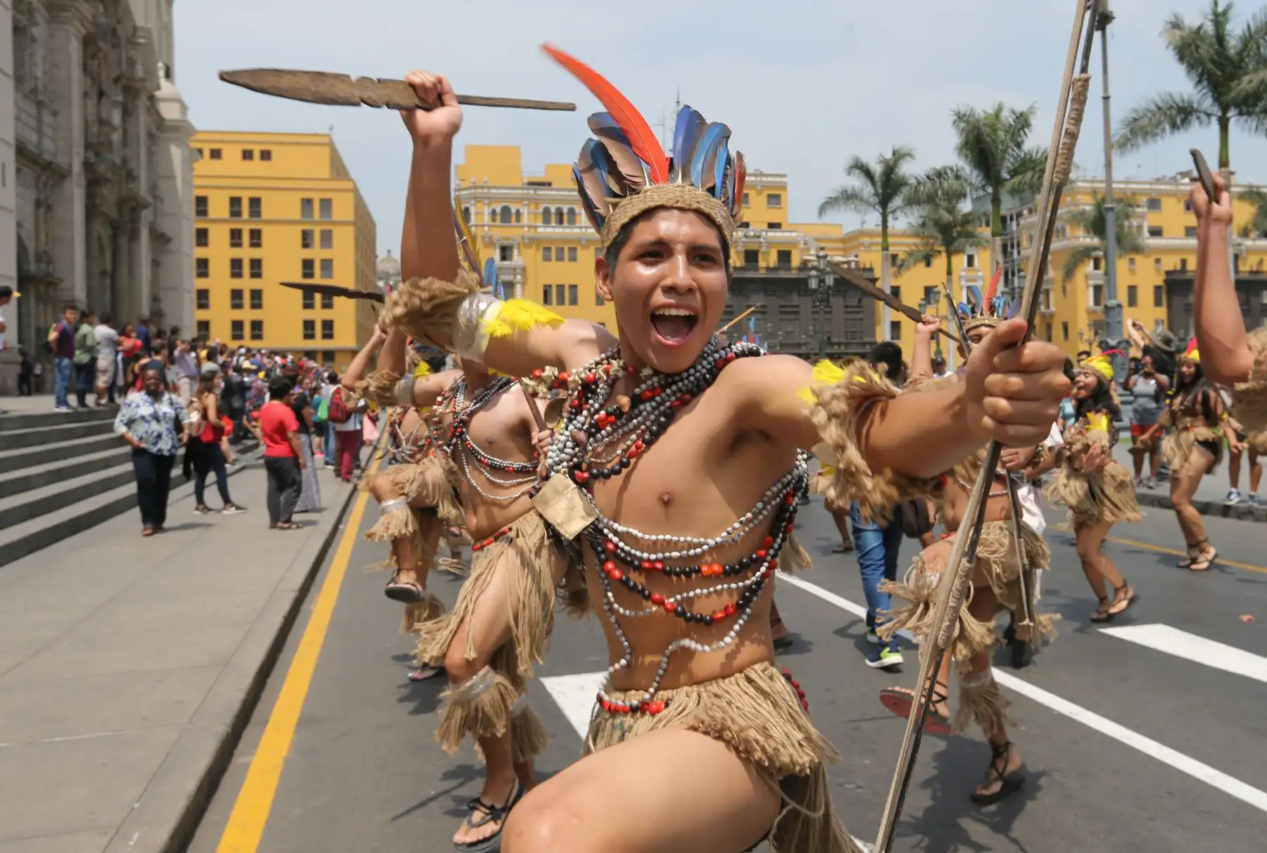 Hinchas de la Amazonia danzan  para alentar a la selección peruana, en la "Caravana del Mundial"  Rusia 2018 .Foto: ANDINA/Norman Córdova