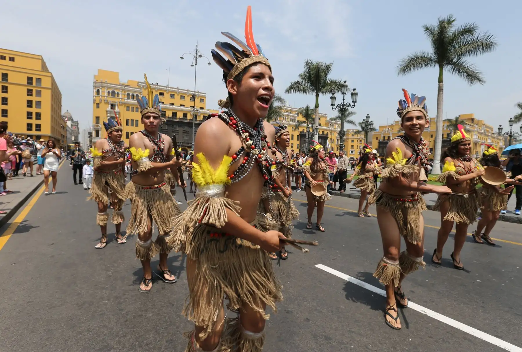 Hinchas de la Amazonia danzan  para alentar a la selección peruana, en la "Caravana del Mundial"  Rusia 2018 .Foto: ANDINA/Norman Córdova