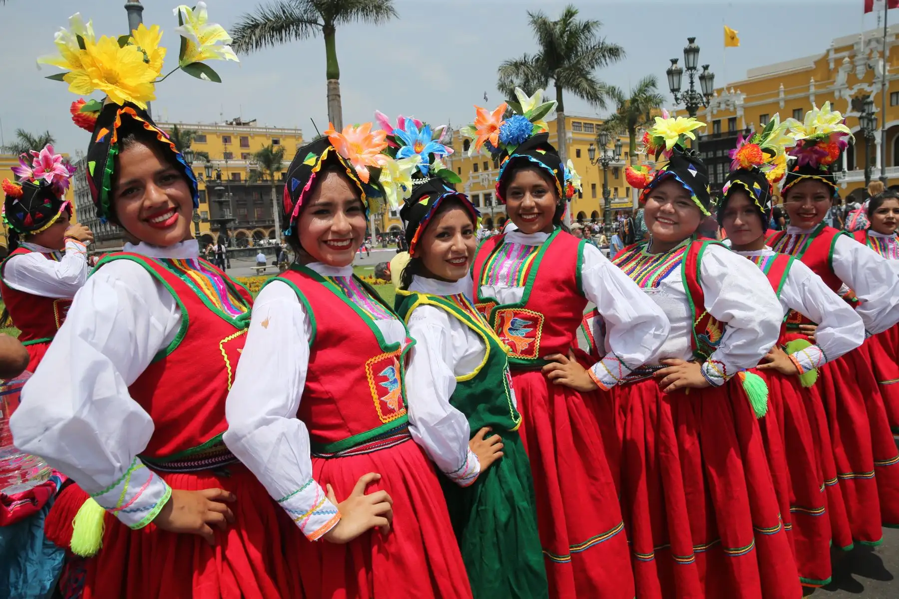 Hinchas  con trajes típicos alentarán  a la selección  peruana, en la "Caravana del Mundial"  Rusia 2018 .Foto: ANDINA/Norman Córdova