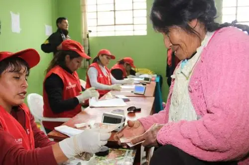 Ayacucho: supervisan pago a usuarios de pensión 65 en Chuschi