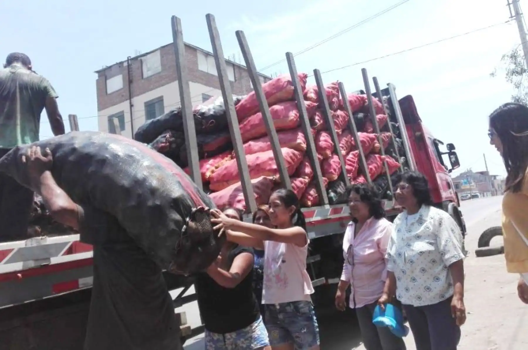 Minagri dona 150 toneladas de papa al Vaso de Leche en Lima y Callao. Foto: ANDINA/Difusión.
