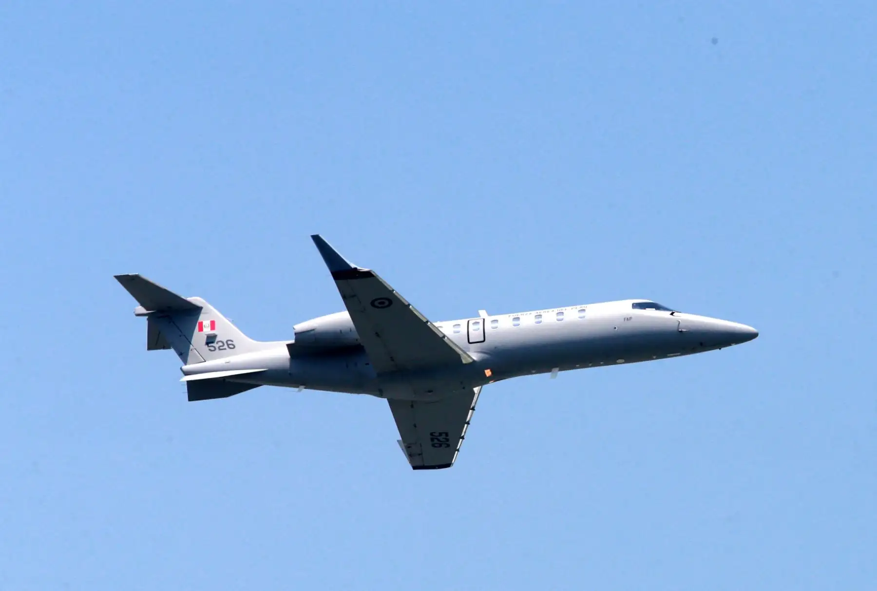 Diferentes modelos de aviones militares sobrevuelan el circuito de playas de la Costa Verde, durante el Primer Festival Aerodeportivo “Costa Verde 2018”. Foto: ANDINA/Norman Córdova