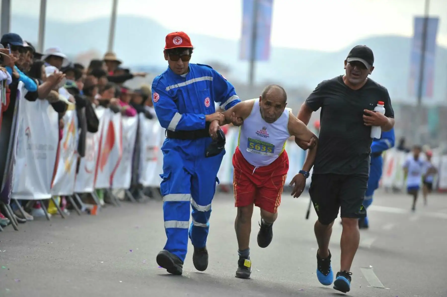 Devotos participan 
 en la Maratón de la "Virgen de la Candelaria 2018",organizada por la Municipalidad de Cayma, en Arequipa. Foto: ANDINA/Cortesia Diego Ramos
