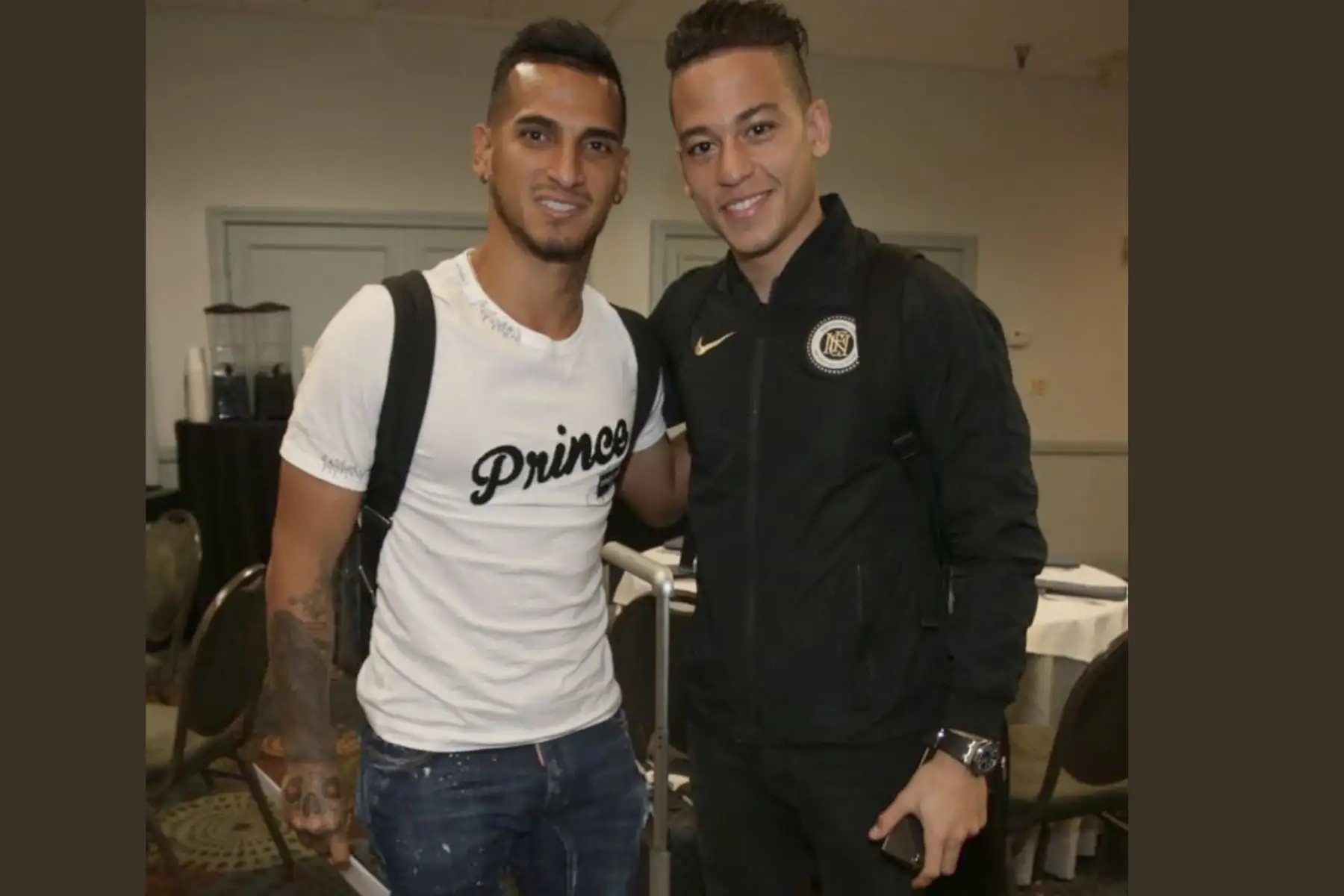Miguel Trauco y Cristian Benavente, llegaron a la concentración de la selección peruana. Foto: ANDINA/Twiter FPF