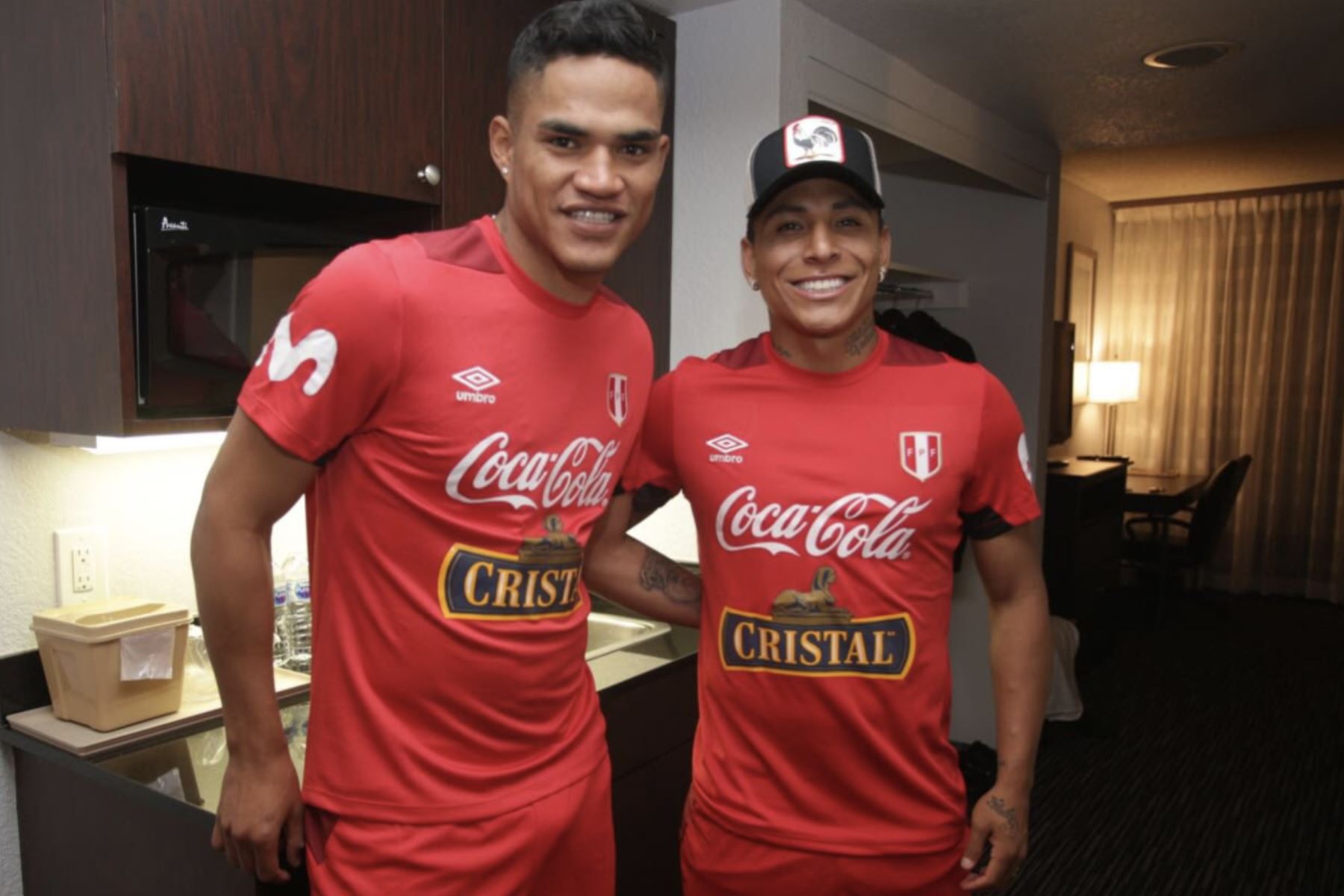 Hoy llegaron a la concentración de la selección peruana: Anderson Santamaría y Raúl Ruidíaz. Foto: ANDINA/Twiter FPF