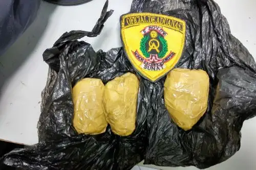 Sunat incauta 700 gramos de oro a pasajero de ómnibus en Puno.