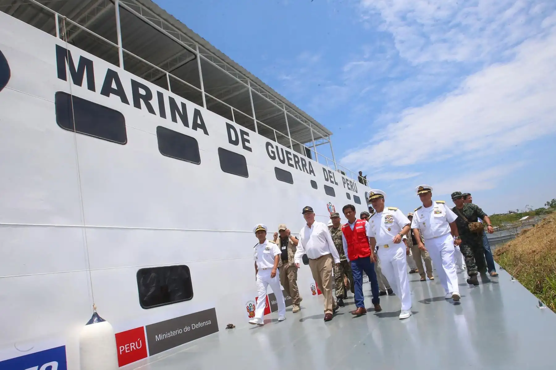 El jefe del Estado  Pedro Pablo Kuczynski visitó el Servicio Industrial de la Marina de Iquitos (SIMAI) donde colocó la Quilla del Buque de la Armada Peruana (BAP)  - PIAS “Río Yavarí”.Foto:ANDINA/Prensa Presidencia